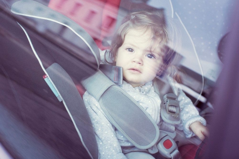 Nikad dete ne stavljajte ovako u auto-sedište!