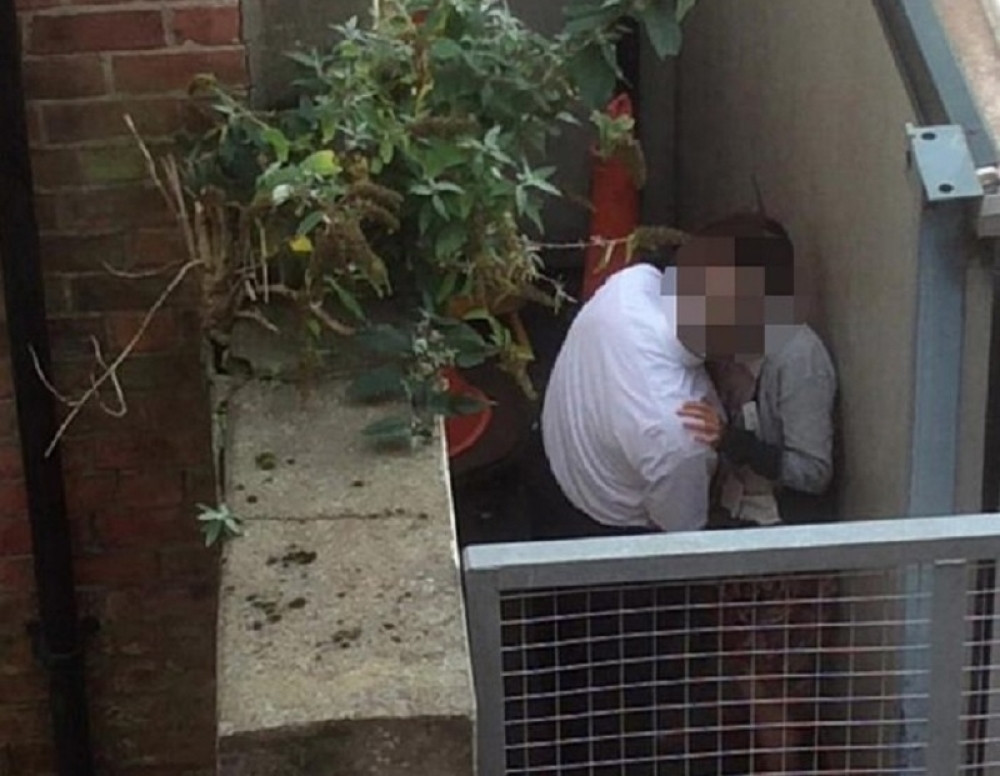 Državna službenica seksa se nasred ulice!