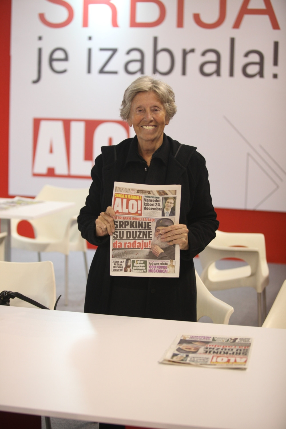 Glumci, kreatori i političari posetili štand Alo!