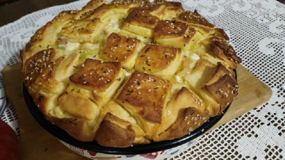 Pita sa domaćim korama (VIDEO)