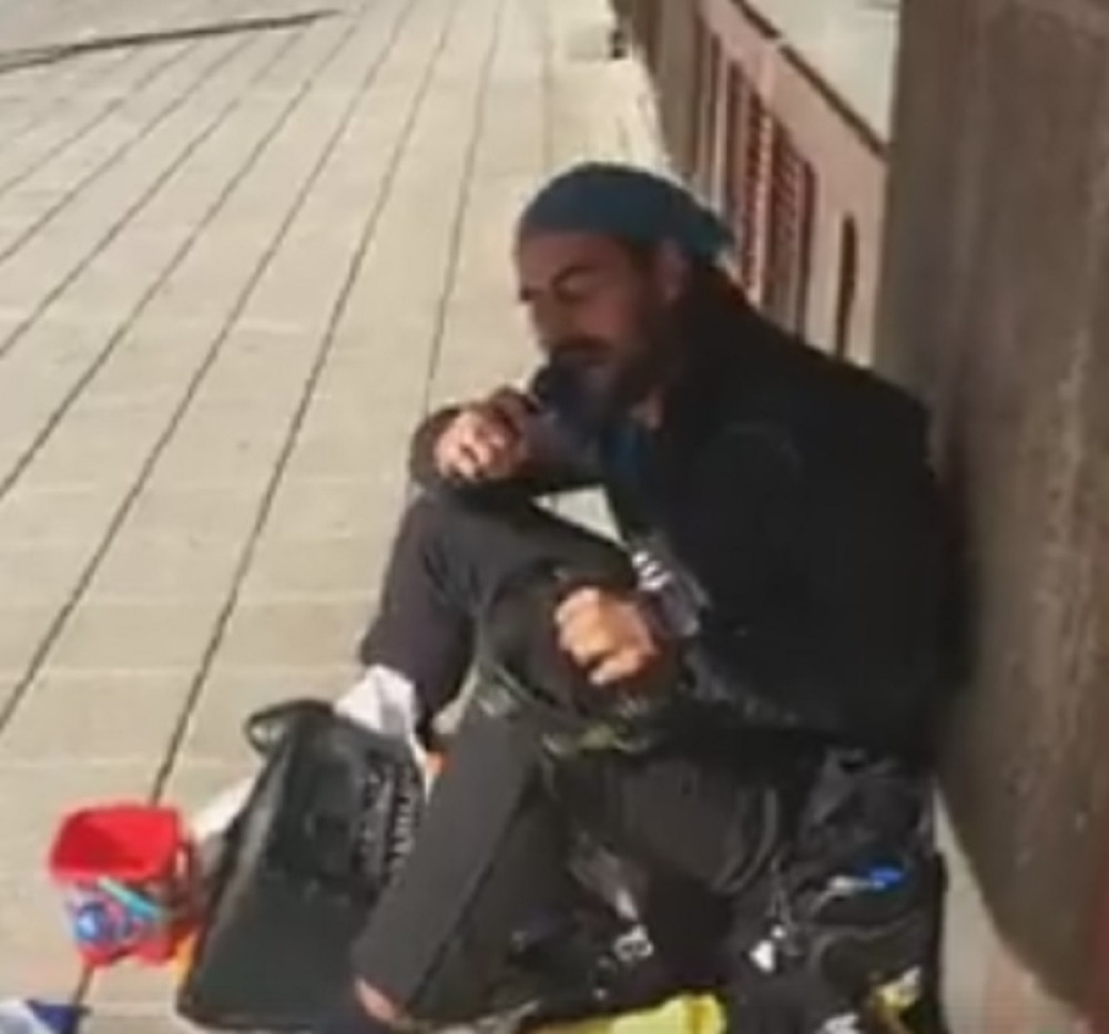 Mogao da ode u Njukasl, a završio je kao ulični pevač