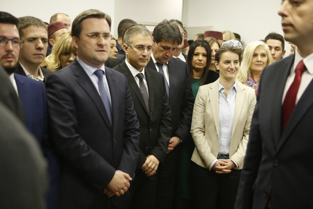 Prete hapšenjem premijerki Brnabić, Stefanoviću, Dačiću, Vulinu...