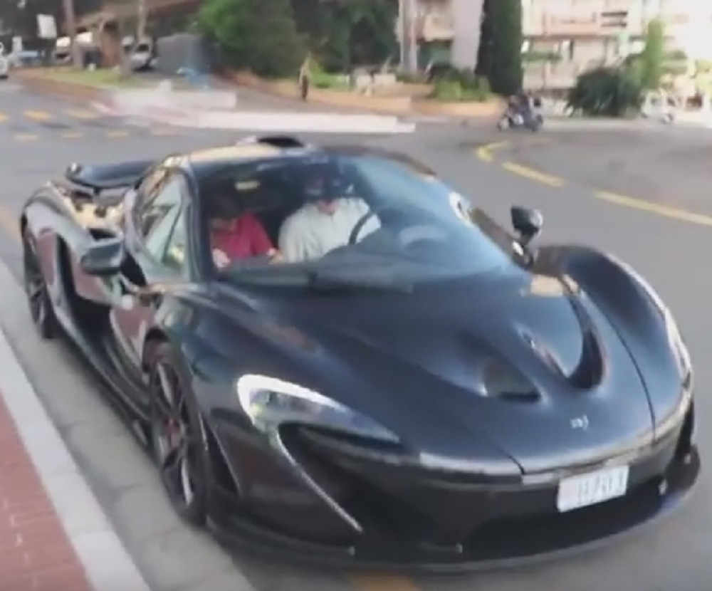 Hakinen provozao Novaka u svom čudu od automobila (VIDEO)