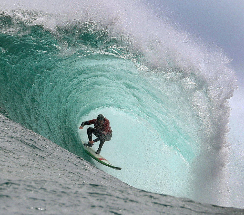 Otišao je sa daskom prema talasima, surfovao kao i uvek, a onda ga je presekao strahovit udarac