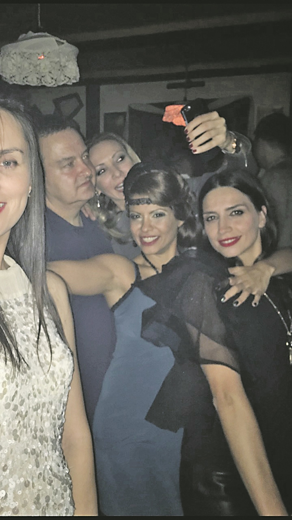 Ministri do zore slavili s Ivanom