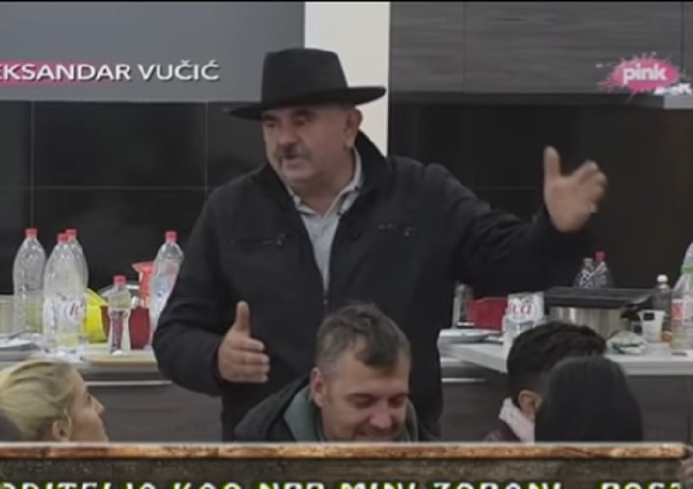 Proka: "Sram te bilo! Je l' kod kuće to radiš?"