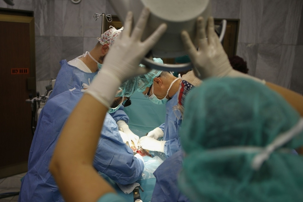 Bio je najbolji hirurg na svetu, NAVUČEN NA KOKAIN I MORFIJUM, a nešto što je izmislio svi danas imamo!