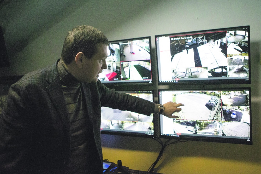 Orvelova "1984" je ništa! Uvodi se sistem KONTROLE GRAĐANA! Svi će imati društvene bodove?!