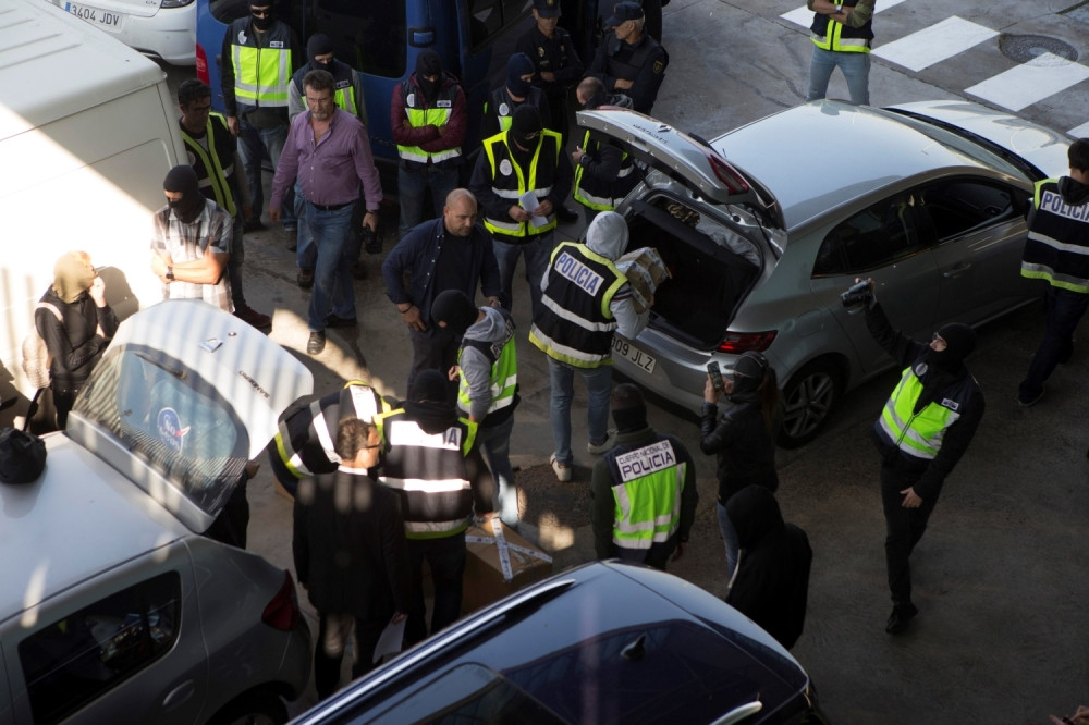 Formirali špijunsku i parašpijunsku službu, ko pisne o rasparčavanju zemlje stradaće!
