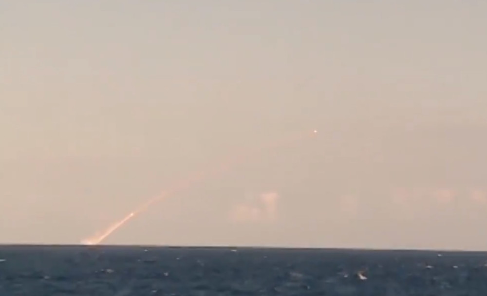 Rusi sa podmornice tuku po položajima ISIS (VIDEO)