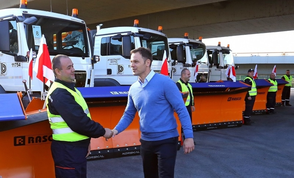 Deset novih kamiona za Beograd - put