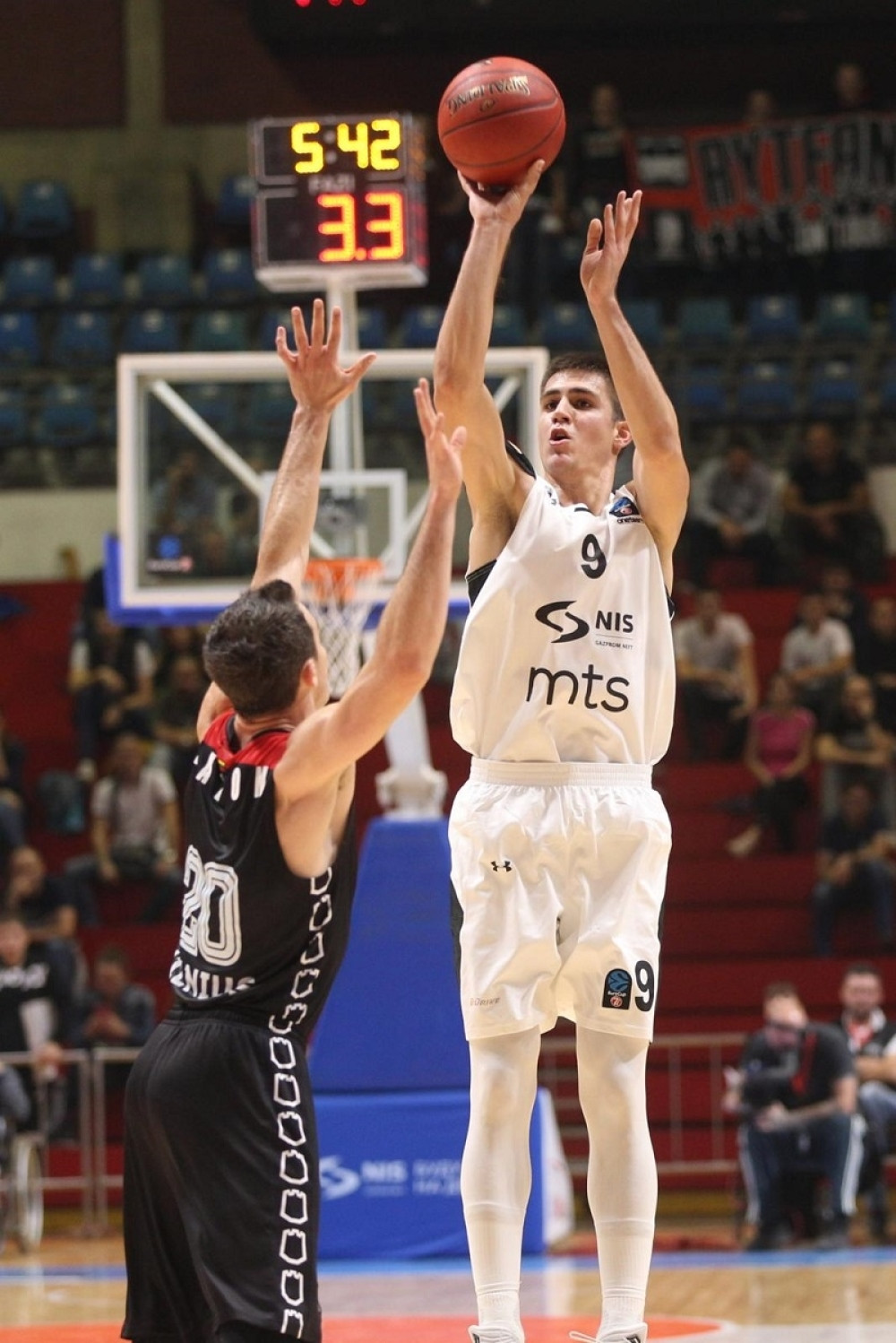 Vanja pogodio preko celog terena, komentatori u transu