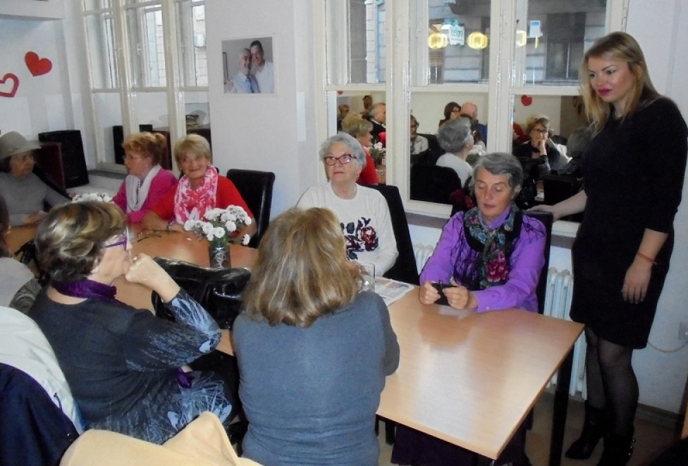 Veliko interesovanje penzionera za senior karticu