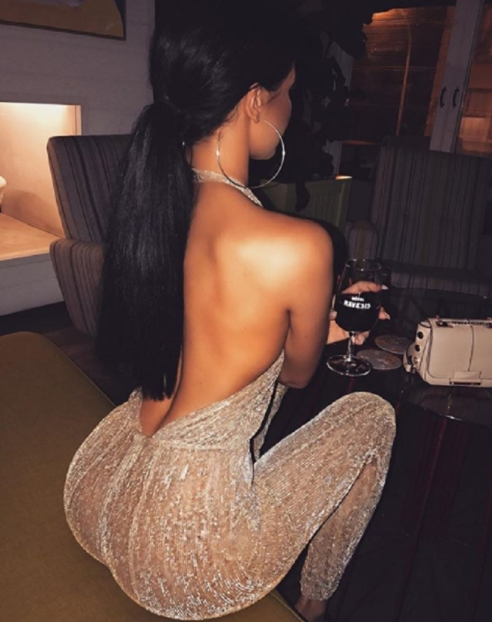 Zimski dani pored nje su vreli