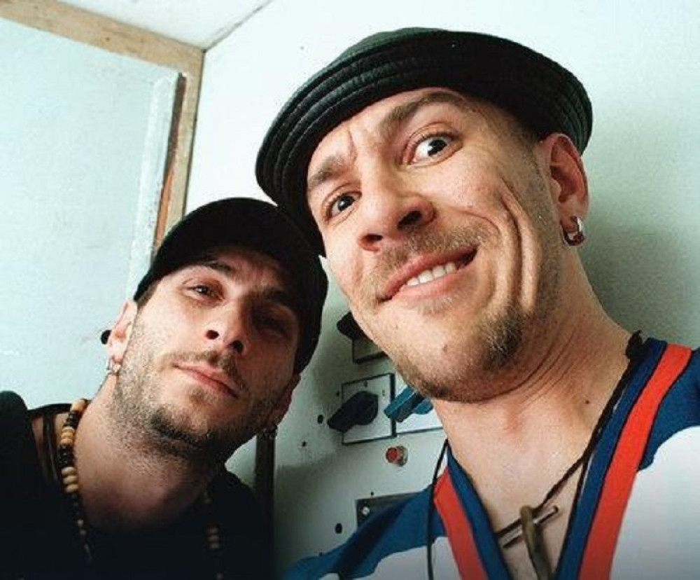 Nigor je u grob prijatelja na sahrani ubacio ovu stvar, a tada je sve krenulo po zlu za ove momke!