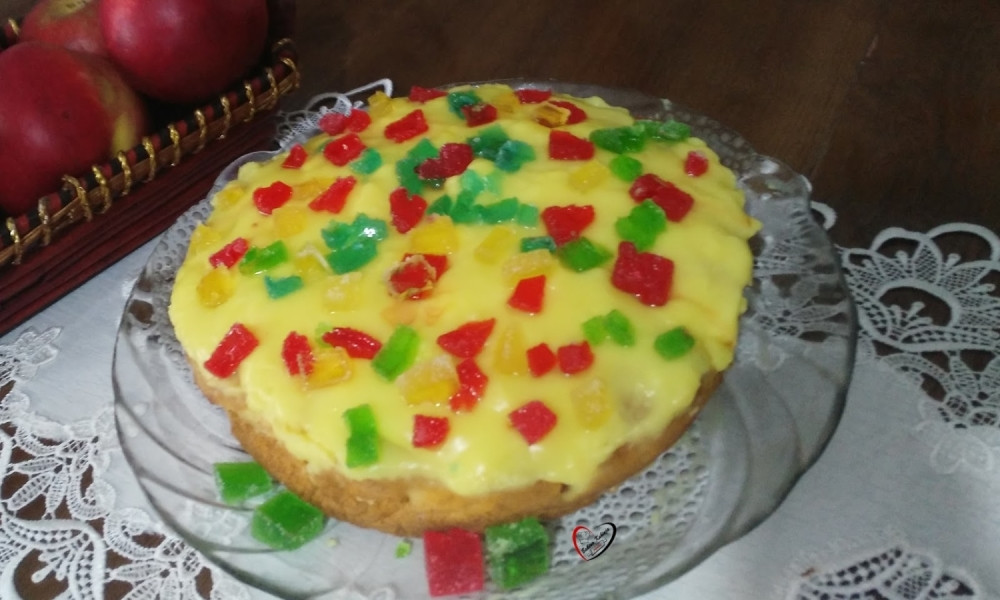 Voćni kolač sa pudingom od vanile