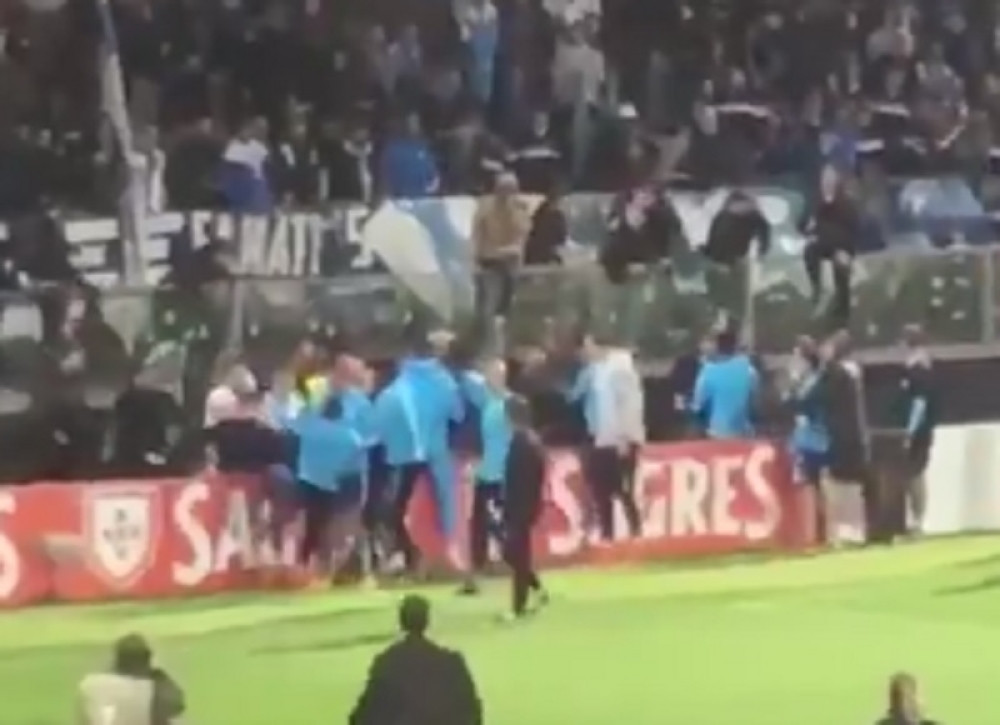 Evra odalamio navijača Gimaraeša (VIDEO)