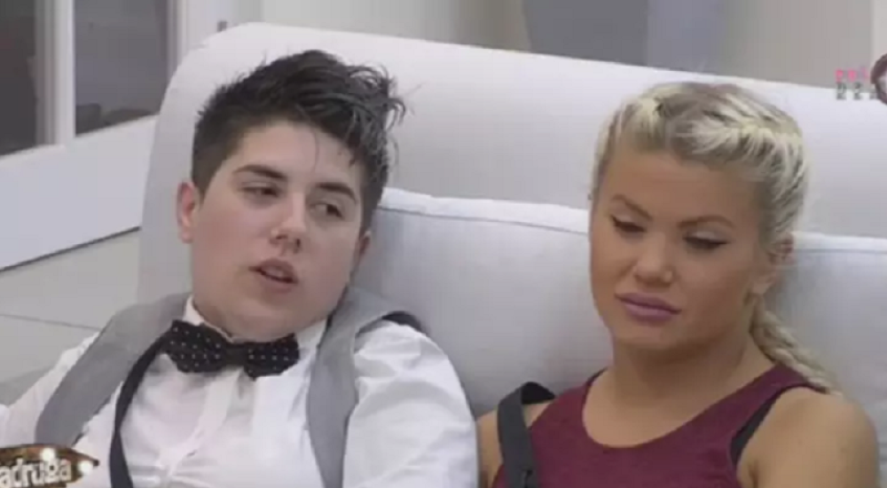 Matora se skinula i dohvatila Sanju u vodi!