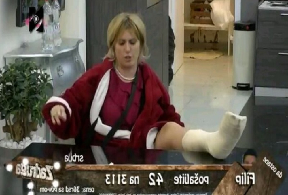 Ukućani likuju, Jelena Golubović ne može da hoda (VIDEO)