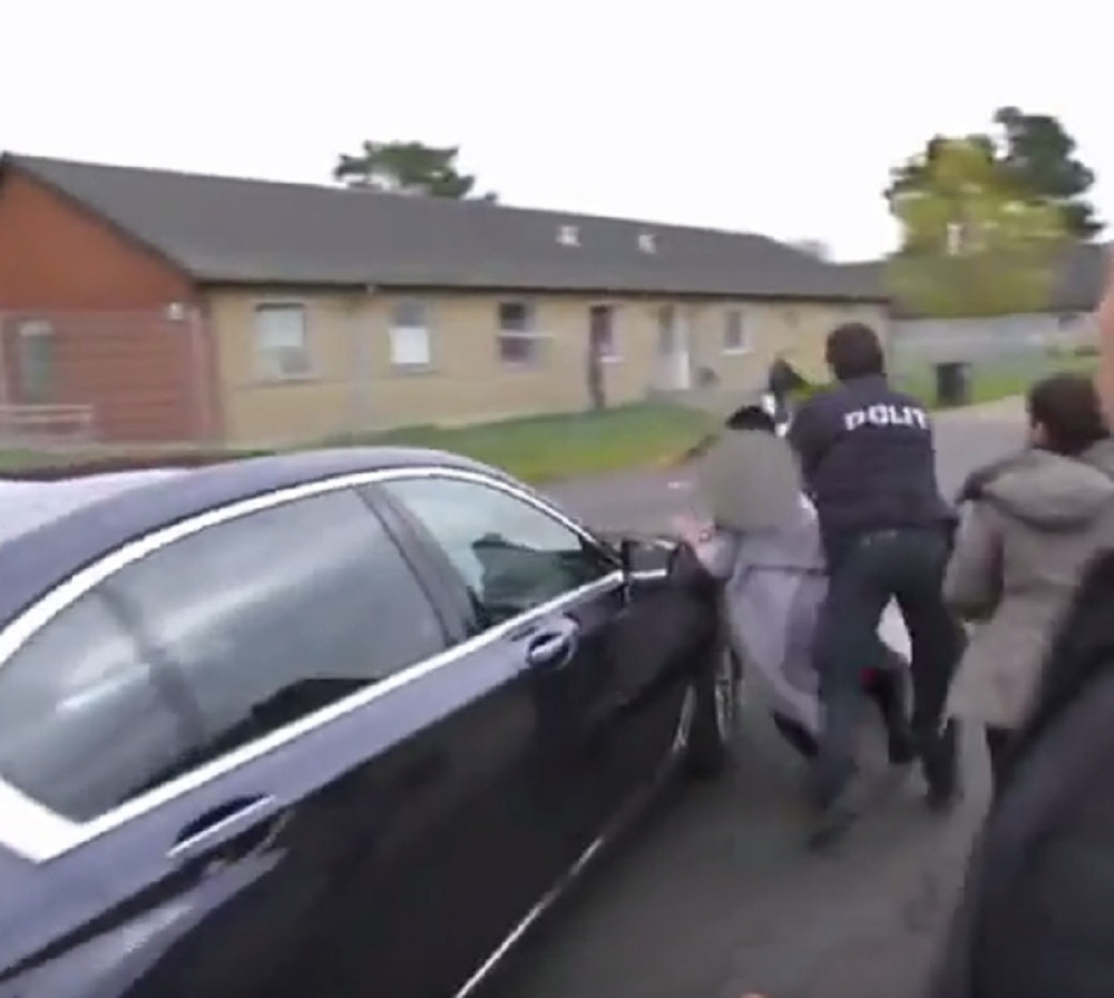 Ministarka za migracije pregazila migrantkinju (VIDEO)