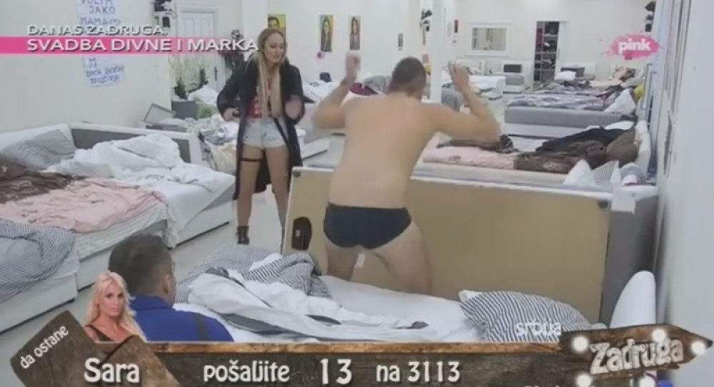 Sloba i Luna bukvalno reže jedno na drugo!