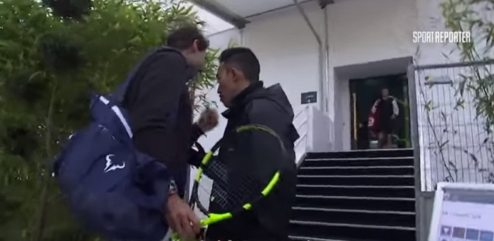 Obezbeđenje nije htelo da pusti Rafu da prođe!