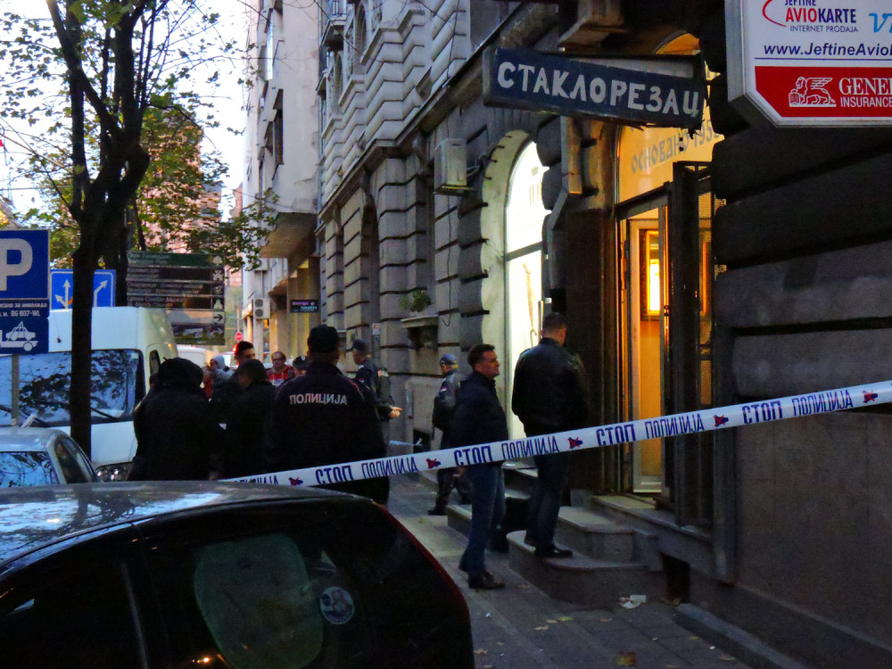 Staklorezac je ubio svog prijatelja pekara, pokrio ga tepihom pa s njegovom ženom otišao da prijavi nestanak