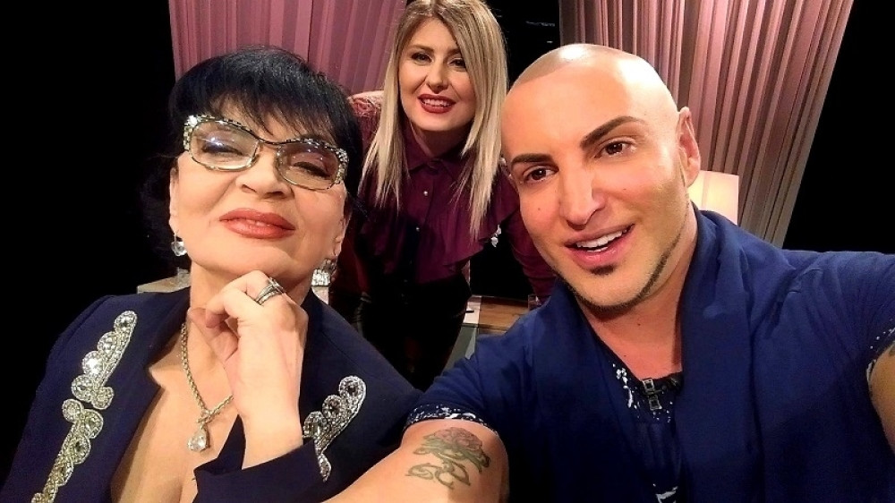 Nećete verovati s kim Nada Obrić jede kolače!