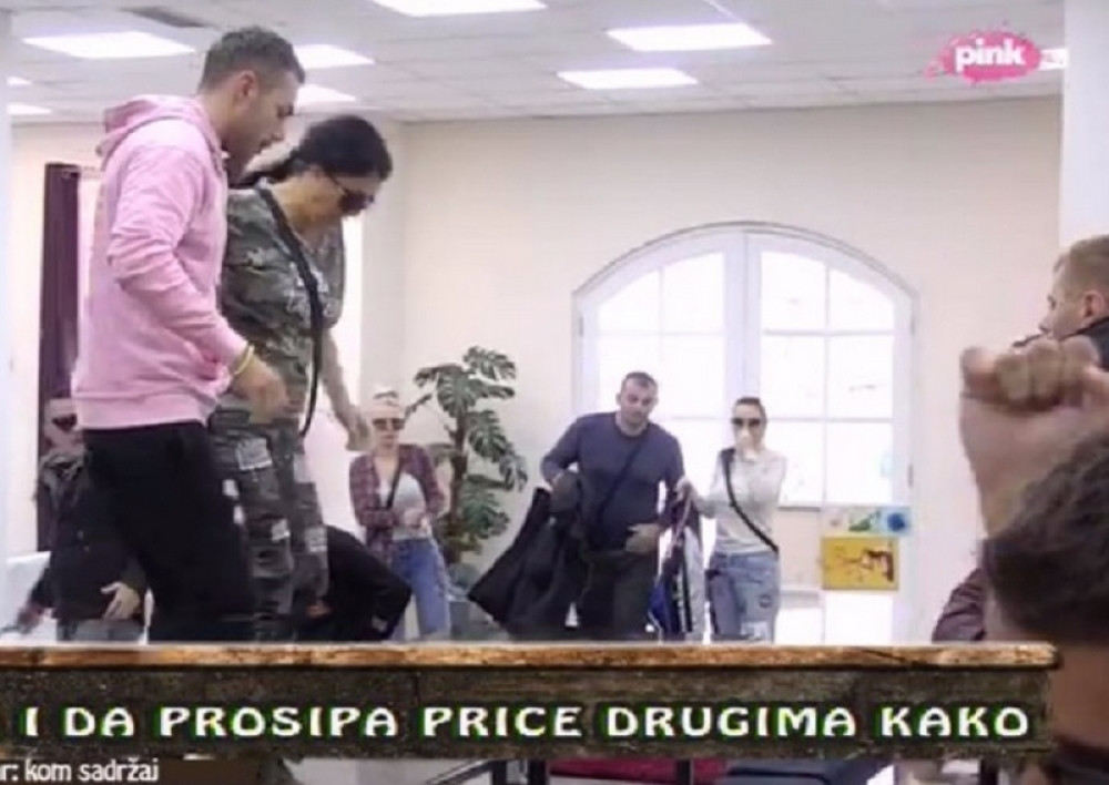 Muškarac udario na ženu!