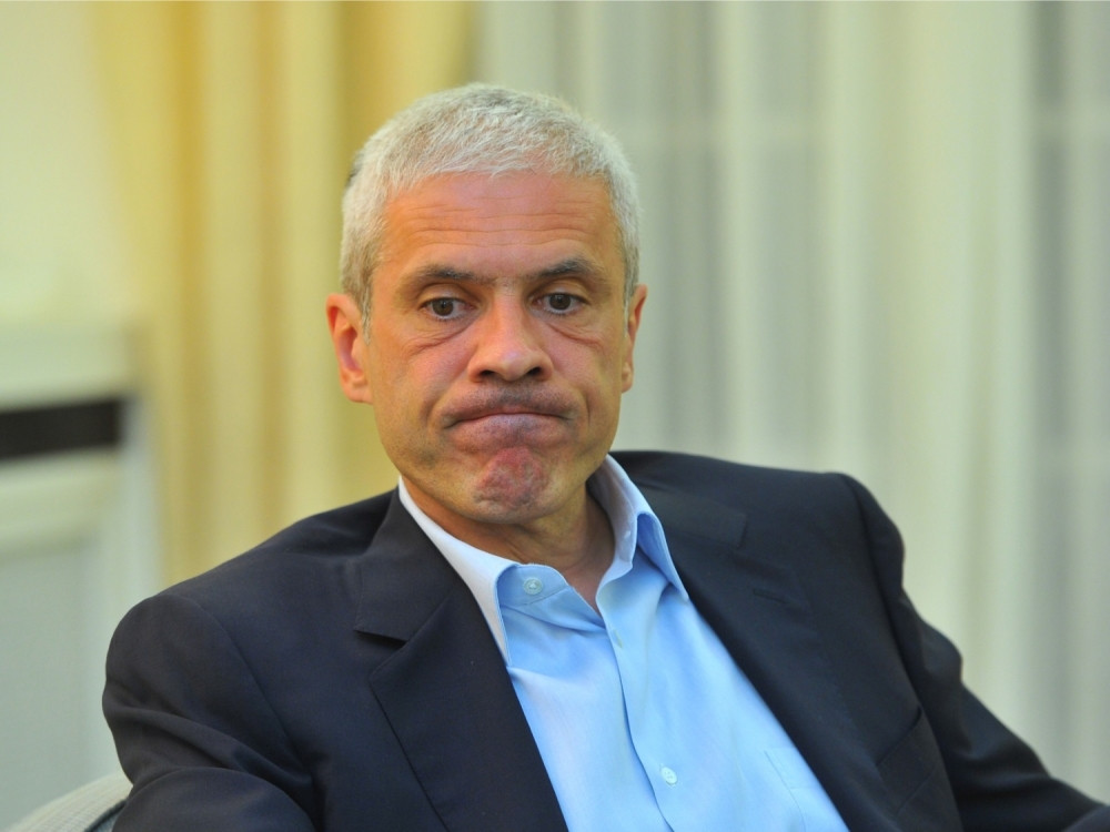 Tadiću na Vračaru nedostaje 353 birača i jedna žena!