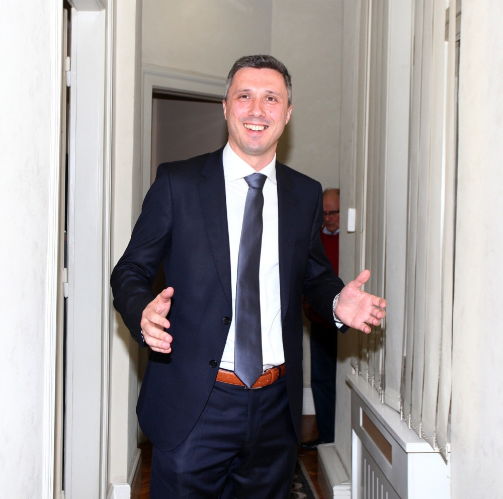 Obradović: Đole, preteruješ!