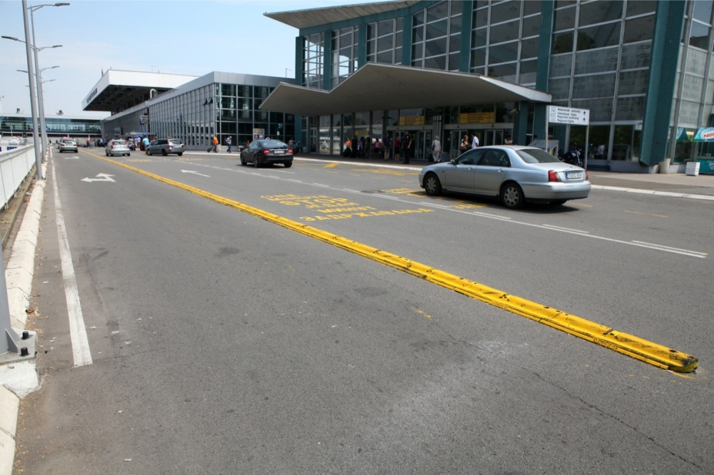 Pilot krenuo da sleti na aerodrom, pa na pisti ugledao ono zbog čega je morao hitno da reaguje!