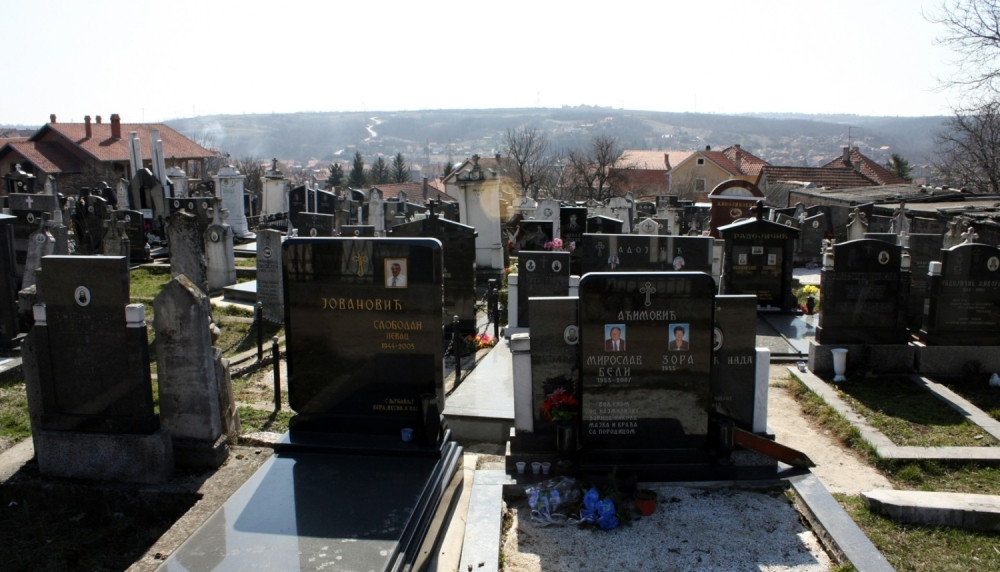 Pokojnika venčali sa devojkom iz sela, a majka igrala kolo na grobu sina! Najbizarniji običaj u Srbiji ima još strašniju pozadinu!