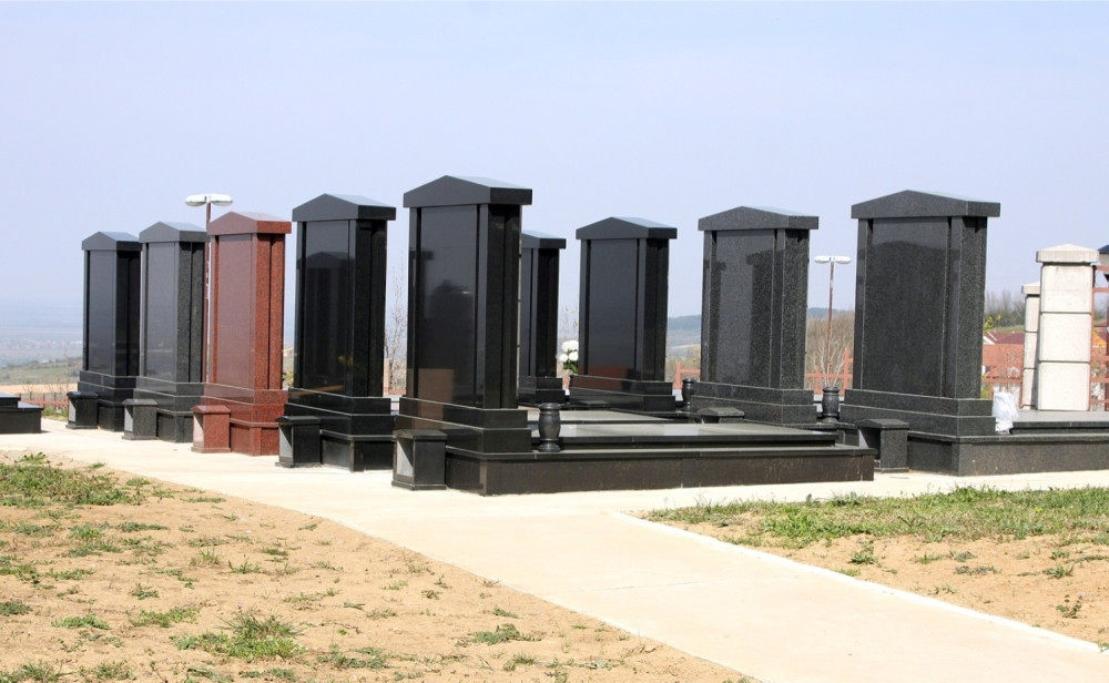 Usred sahrane otvorili kovčeg i počeli da dozivaju majku, onda su saznali UŽASNU ISTINU