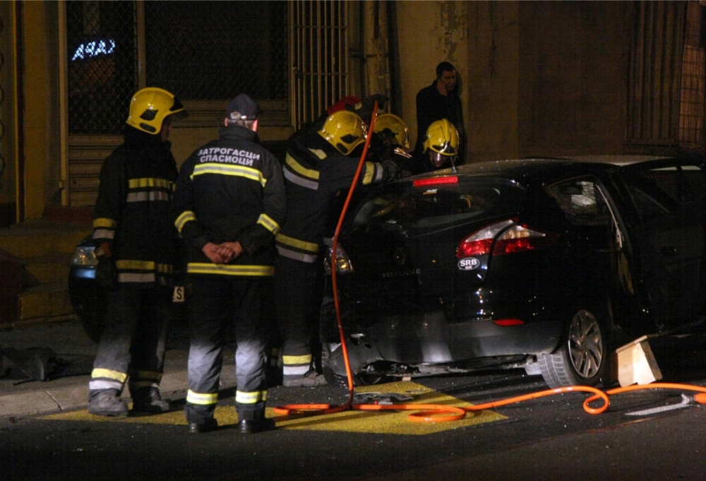 U ponoć zapaljena četiri automobila u Kraljevu, uhapšen počinilac