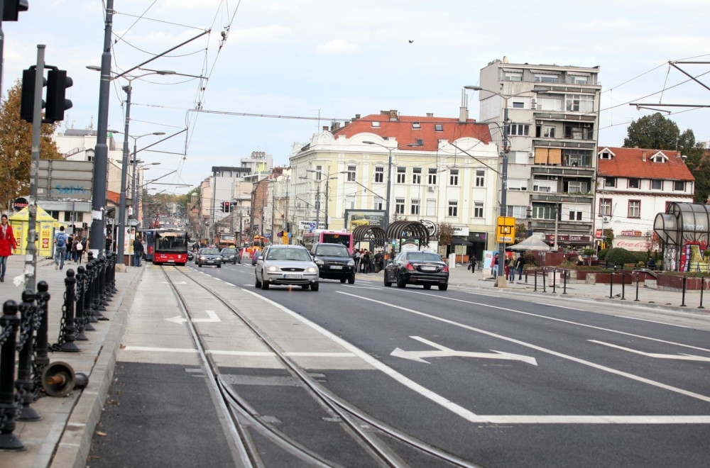 Srbima lekari i policajci pomažu da zarade HILJADE EVRA, a način na koji to rade će vas RAZBESNETI