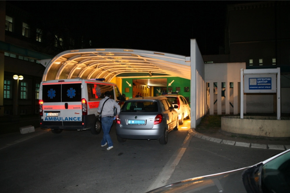 Sinoć oko 2.15 muškarac (40) zatečen u Studentskom parku, povreda na glavi sumnjiva