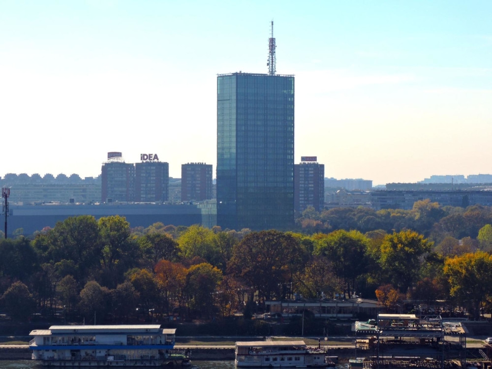 Neobična trojka upražnjavala GRUPNI ORALNI S*KS na očigled građana, oni u neverici posmatrali!