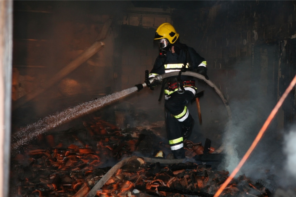 Planula zgrada u Karađorđevoj 48! Ima mrtvih, spasioci izvlačili ljude iz stanova