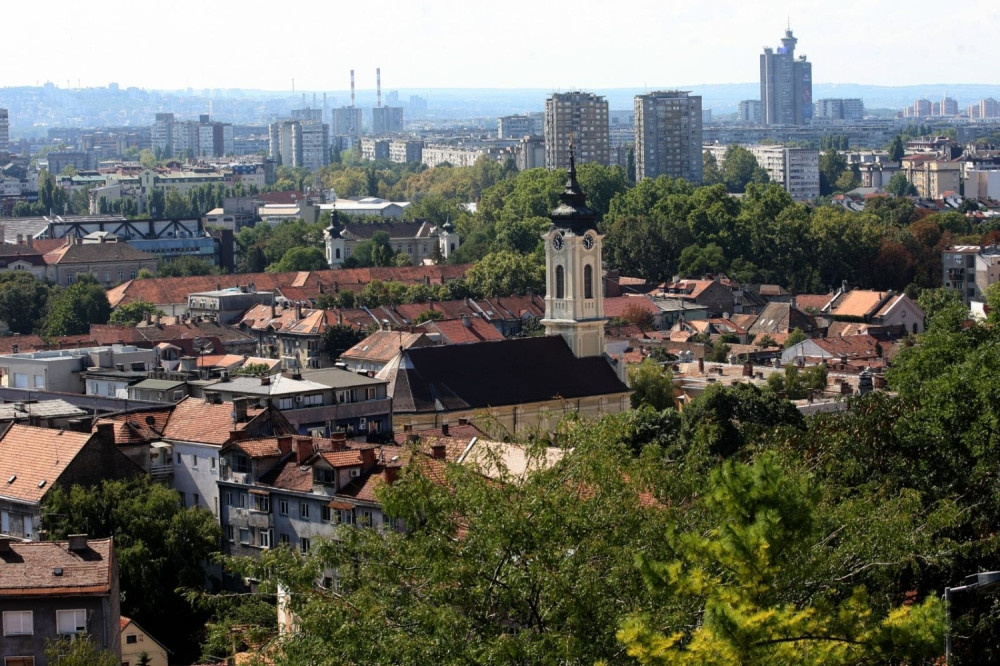 Deda slao devojčicama odvratne poruke, tražio im vaginu i gole grudi