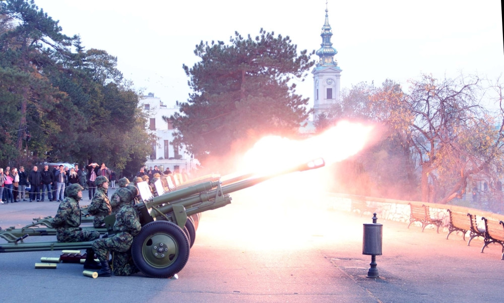 Počasna paljba povodom Dana primirja (FOTO)