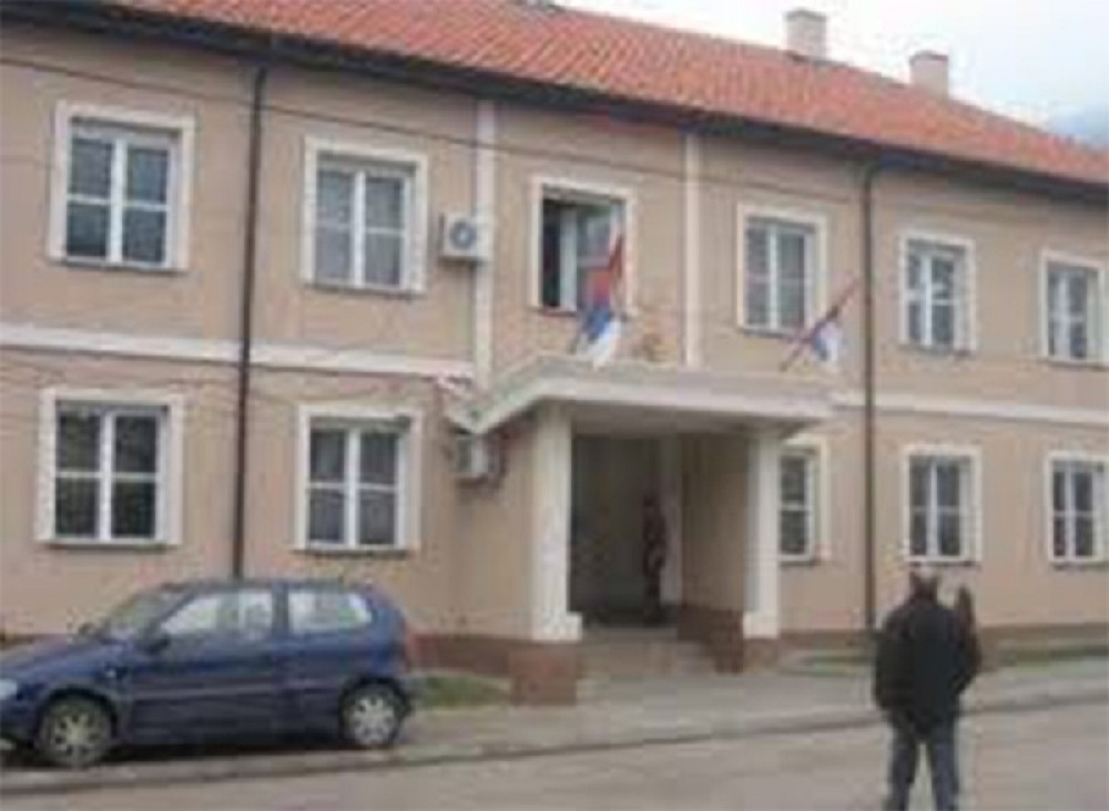 Direktor zamračio kancelariju pa radnici ponudio seks