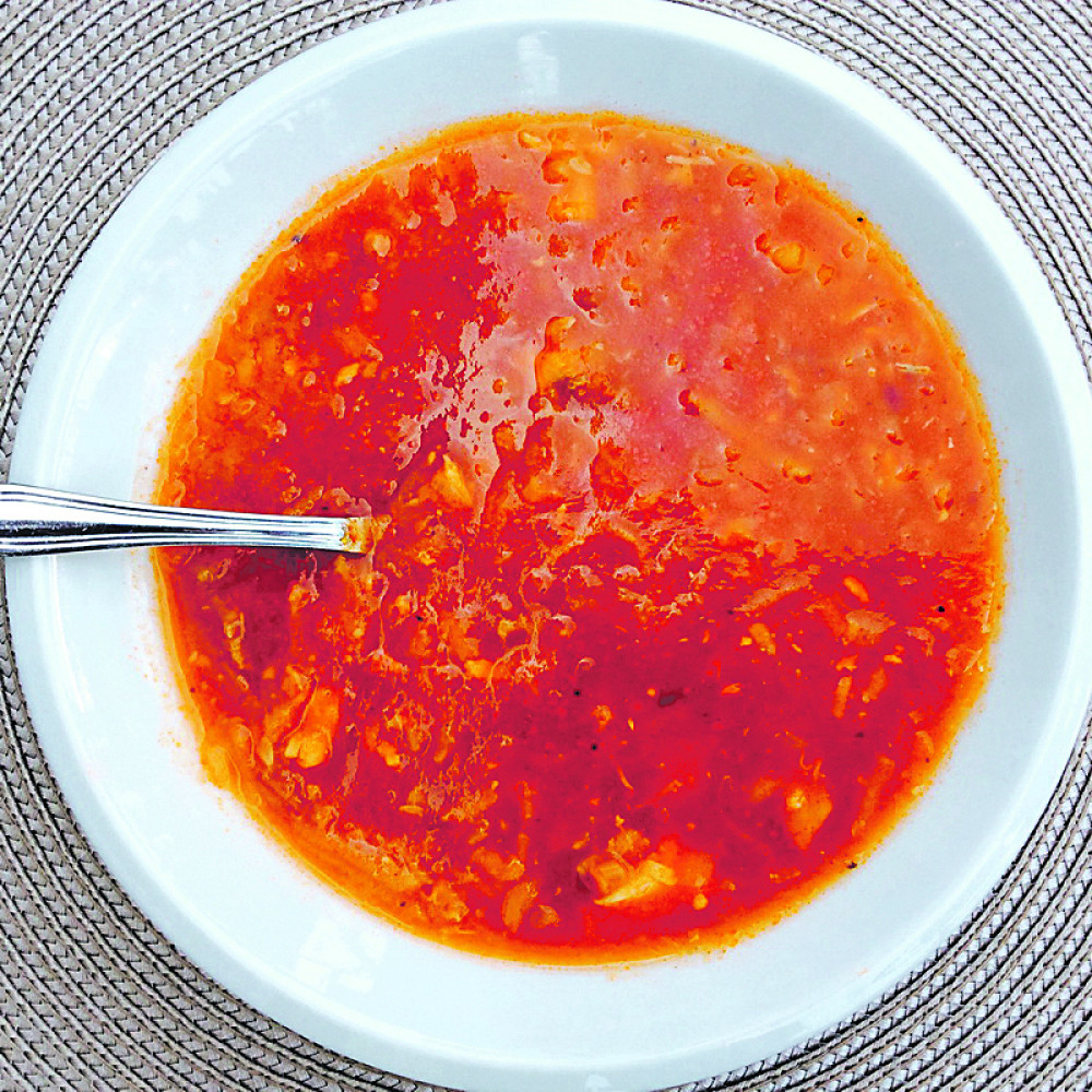 Paradajz-čorba sa tikvicama i piletinom