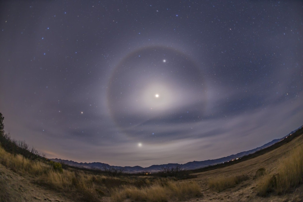 Večeras pogledajte u nebo, spajaju se dve planete