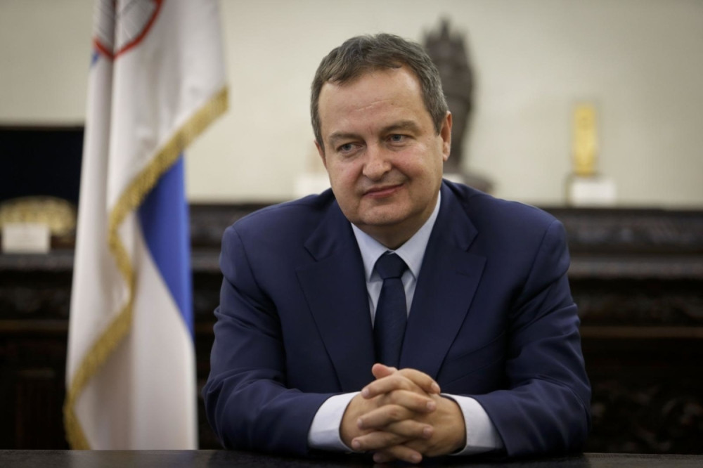 Dačić je smelo zavodio Federiku Mogerini, a ostali ministri pocrveneli od ZAVISTI! (FOTO)