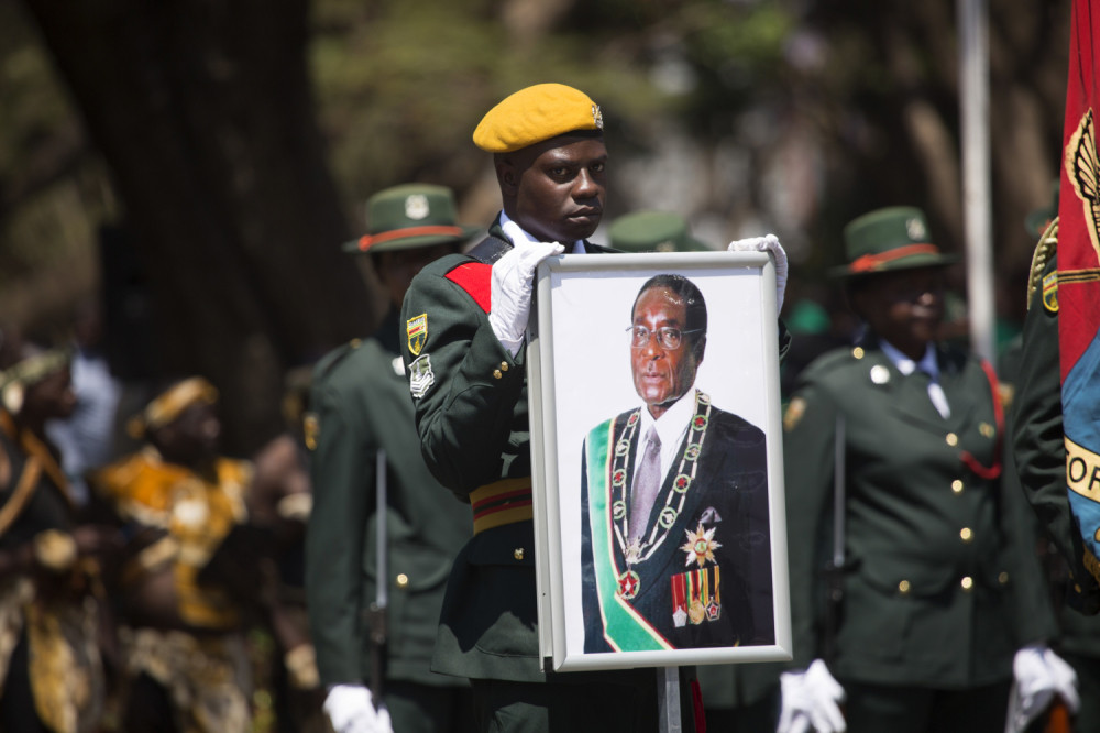 ZIMBABVE ~Vojska zarobila Mugabea i njegovu ženu!