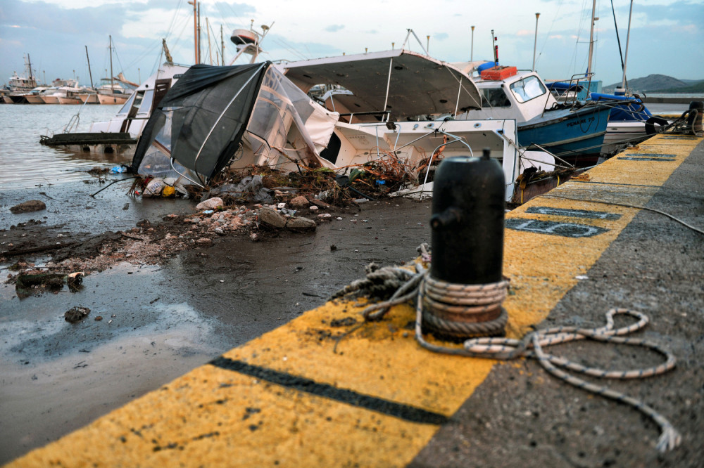 Raste broj žrtava poplave, traga se za četvoro ljudi!