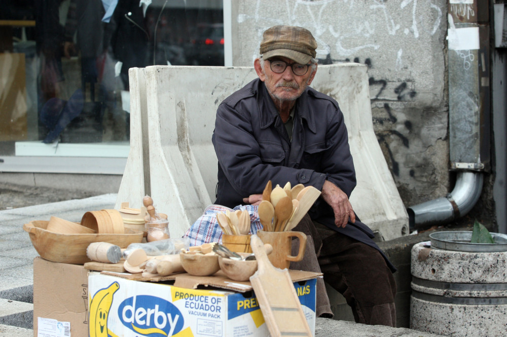 Teško mi je i sramota me je, ali radim da preživim!