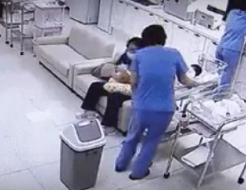 Medicinske sestre usred zemljotresa spasle bebe