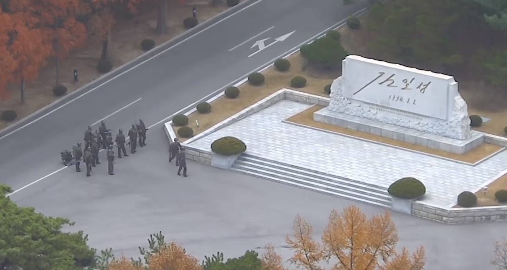 Njegovi pokušavaju da ga ubiju, tuđini ga spasavaju!